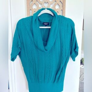Short sleeve knitted top